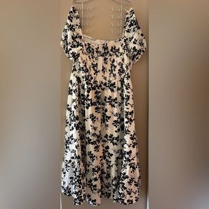 Melbourne Smocked Midi Black & White